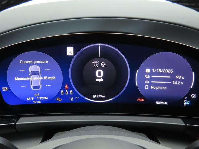 Photo of 2024 White Porsche Macan