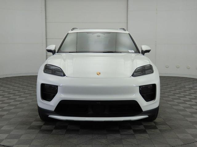 Photo of 2024 White Porsche Macan