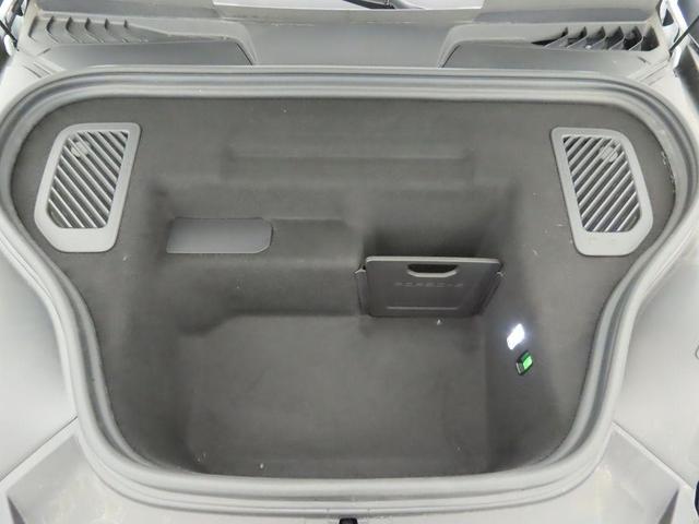 Photo of 2024 White Porsche Macan