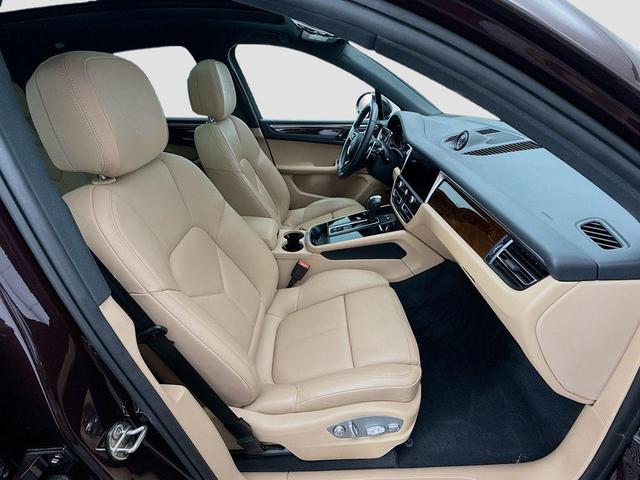 Photo of 2025 Copper Porsche Macan