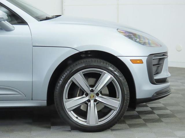 Photo of 2024 Silver Metallic Porsche Macan