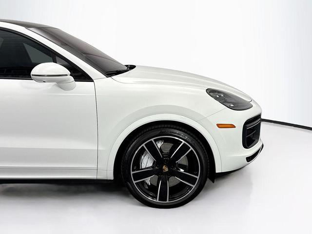Photo of 2023 White Porsche Cayenne