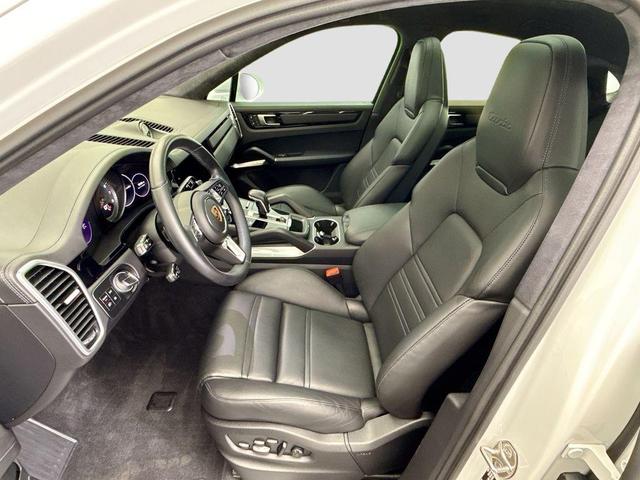 Photo of 2023 White Porsche Cayenne