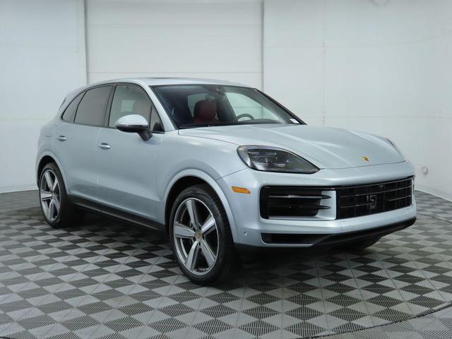 Photo of 2024 Silver Metallic Porsche Cayenne