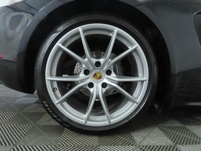 Photo of 2024 Jet Black Metallic Porsche 718 Cayman