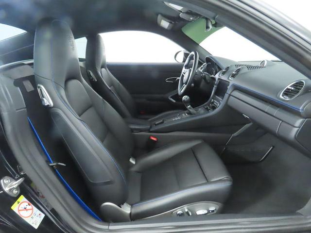 Photo of 2024 Jet Black Metallic Porsche 718 Cayman