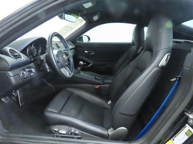 Photo of 2024 Jet Black Metallic Porsche 718 Cayman