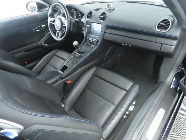 Photo of 2024 Jet Black Metallic Porsche 718 Cayman
