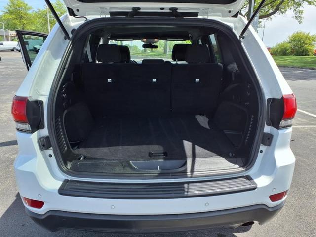 Photo of 2020 Bright White Clearcoat Jeep Grand Cherokee