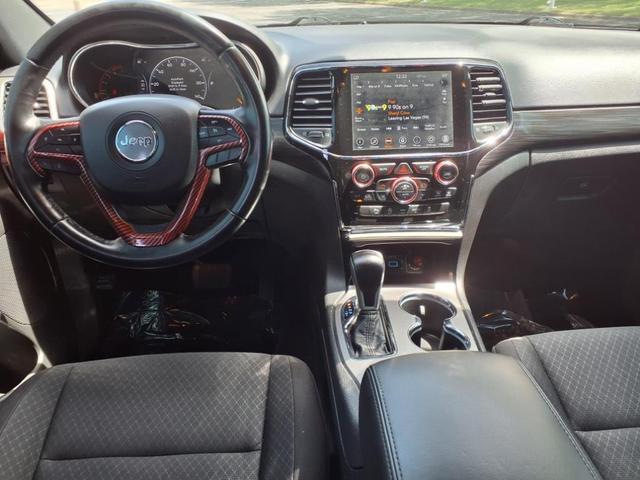 Photo of 2020 Bright White Clearcoat Jeep Grand Cherokee