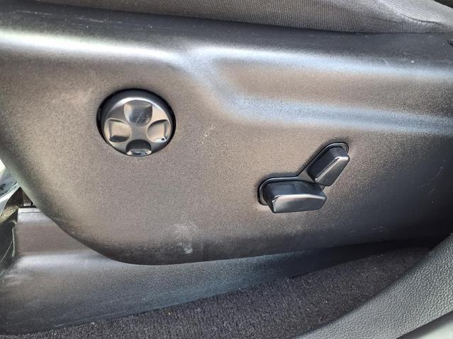 Photo of 2020 Bright White Clearcoat Jeep Grand Cherokee