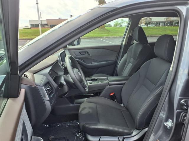 Photo of 2023 Gun Metallic Nissan Rogue
