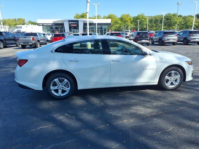 Photo of 2024 Summit White Chevrolet Malibu