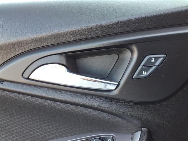 Photo of 2024 Summit White Chevrolet Malibu