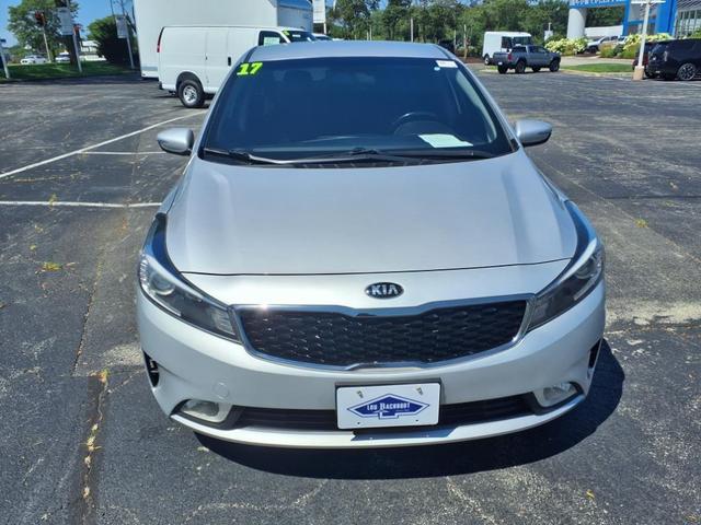 Photo of 2017 Silky Silver Kia Forte