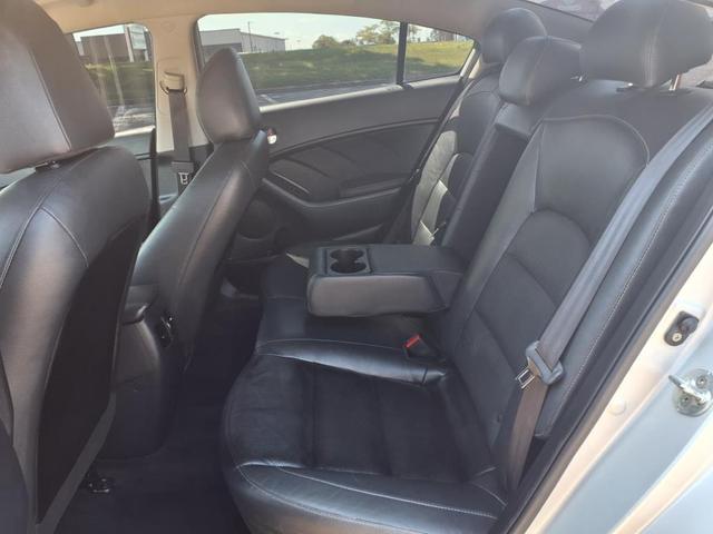 Photo of 2017 Silky Silver Kia Forte