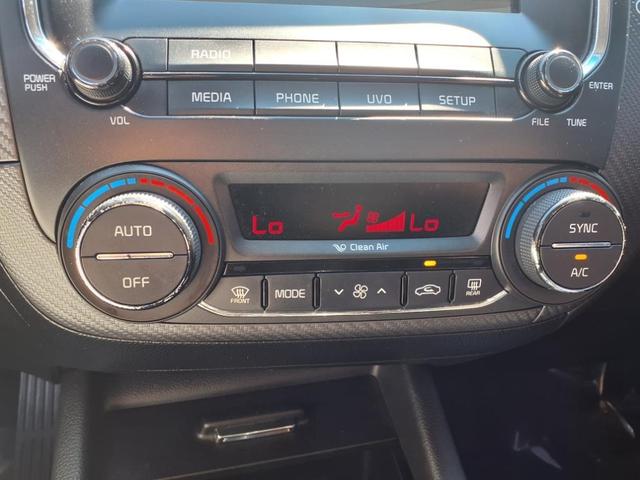 Photo of 2017 Silky Silver Kia Forte