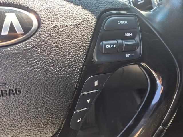 Photo of 2017 Silky Silver Kia Forte