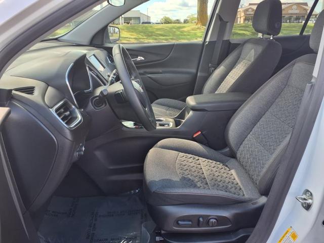 Photo of 2024 Iridescent Pearl Tricoat Chevrolet Equinox