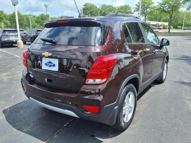 Photo of 2022 Black Cherry Metallic Chevrolet Trax