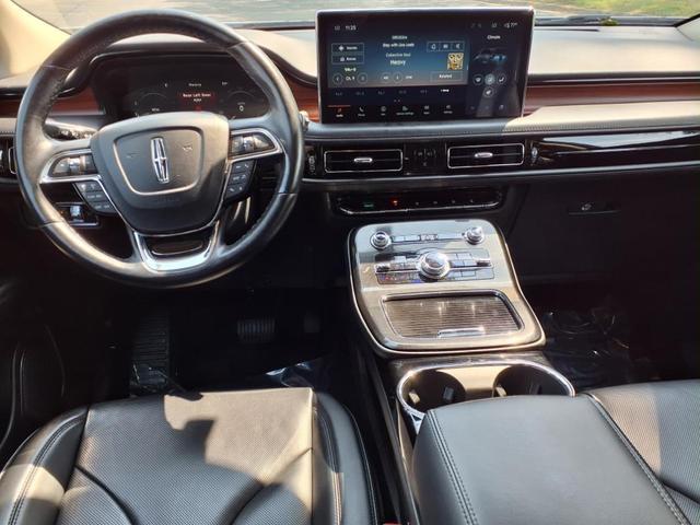 Photo of 2023 White Metallic Lincoln Nautilus