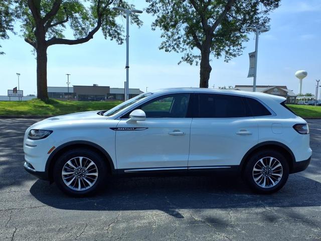 Photo of 2023 White Metallic Lincoln Nautilus