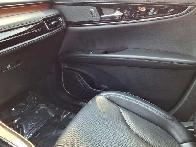 Photo of 2023 White Metallic Lincoln Nautilus