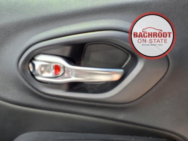 Photo of 2019 Billet Silver Metallic Clearcoat Jeep Cherokee