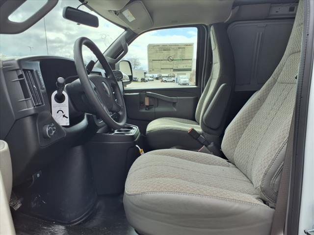 Photo of 2025 Summit White GMC Savana 2500