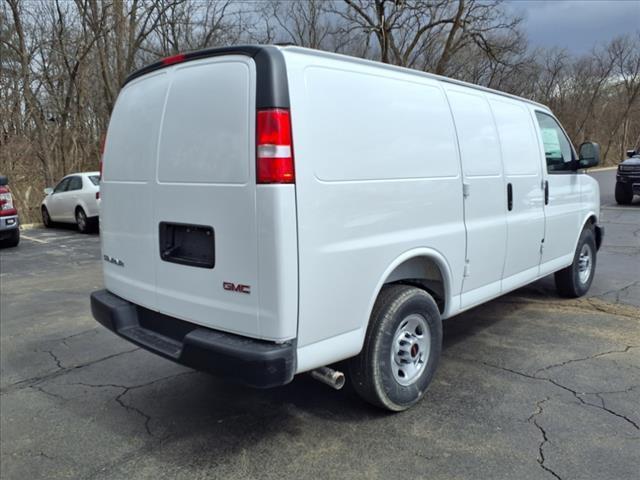 Photo of 2025 Summit White GMC Savana 2500