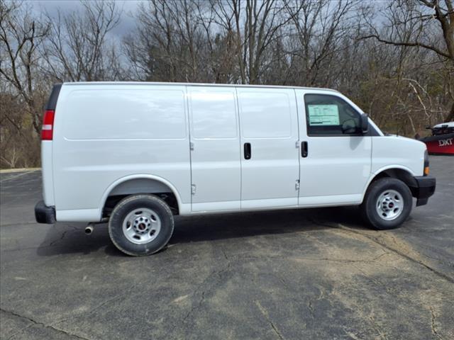 Photo of 2025 Summit White GMC Savana 2500