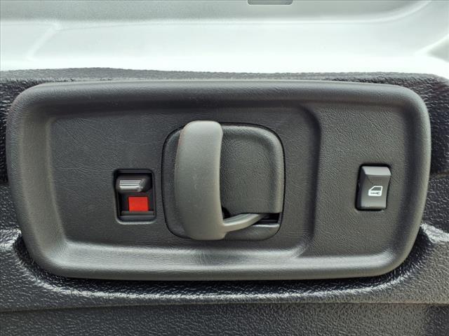 Photo of 2025 Summit White GMC Savana 2500