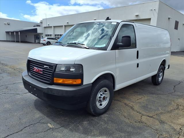 Photo of 2025 Summit White GMC Savana 2500