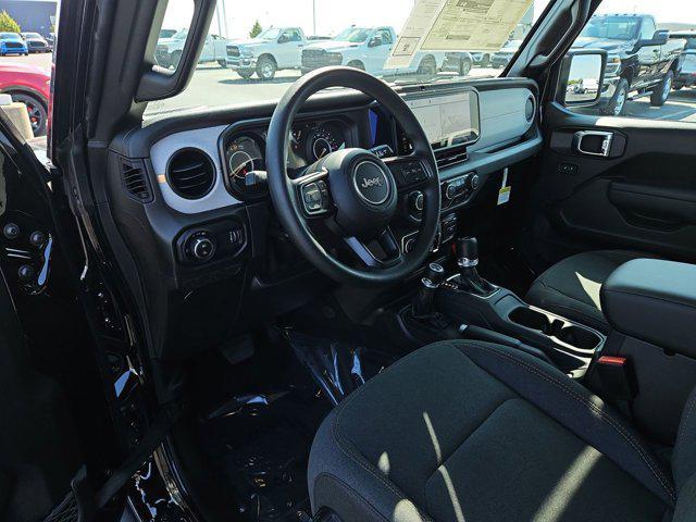 Photo of 2025 Black Clearcoat Jeep Gladiator