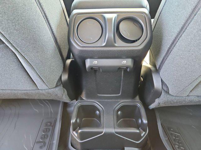Photo of 2025 Black Clearcoat Jeep Gladiator