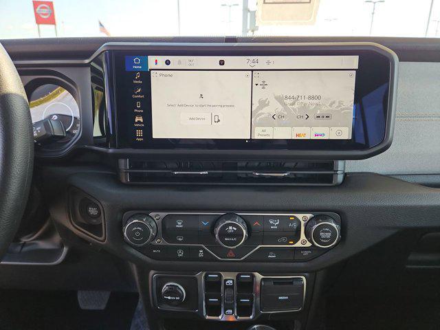 Photo of 2025 Black Clearcoat Jeep Gladiator