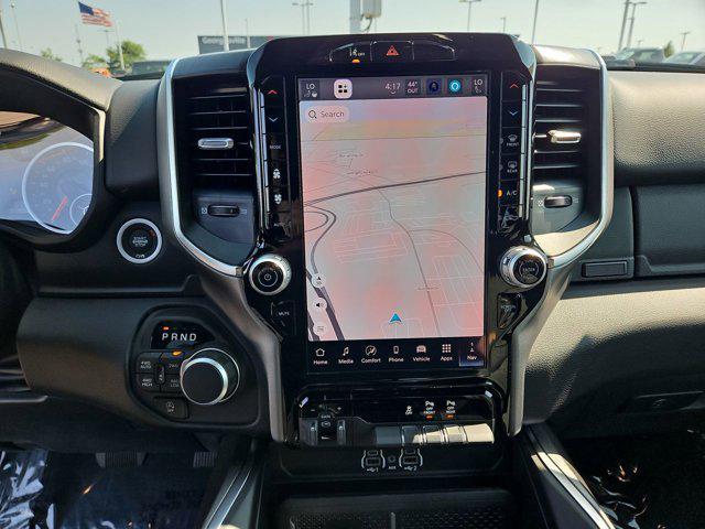 Photo of 2026 Diamond Black Crystal Pearlcoat RAM 1500
