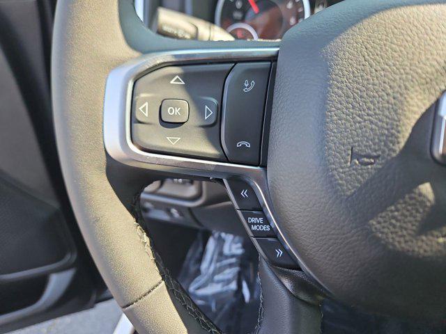 Photo of 2026 Diamond Black Crystal Pearlcoat RAM 1500