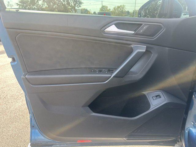 Photo of 2019 Silk Blue Metallic Volkswagen Tiguan