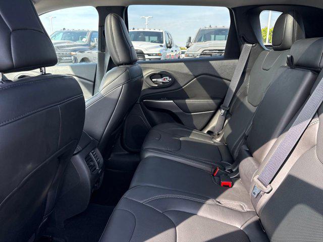 Photo of 2022 Diamond Black Crystal Pearlcoat Jeep Cherokee
