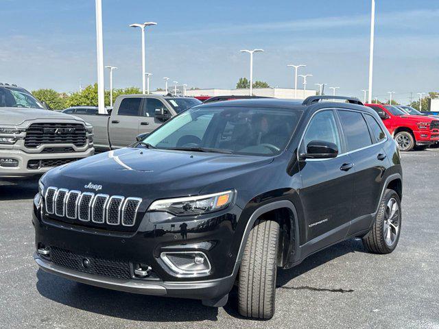 Photo of 2022 Diamond Black Crystal Pearlcoat Jeep Cherokee