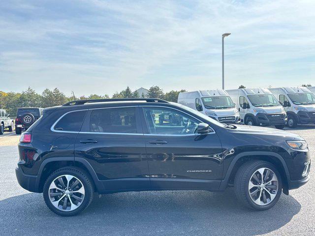 Photo of 2022 Diamond Black Crystal Pearlcoat Jeep Cherokee