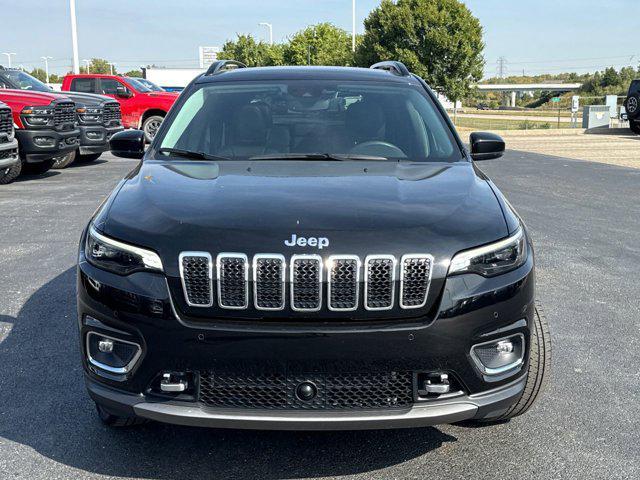 Photo of 2022 Diamond Black Crystal Pearlcoat Jeep Cherokee