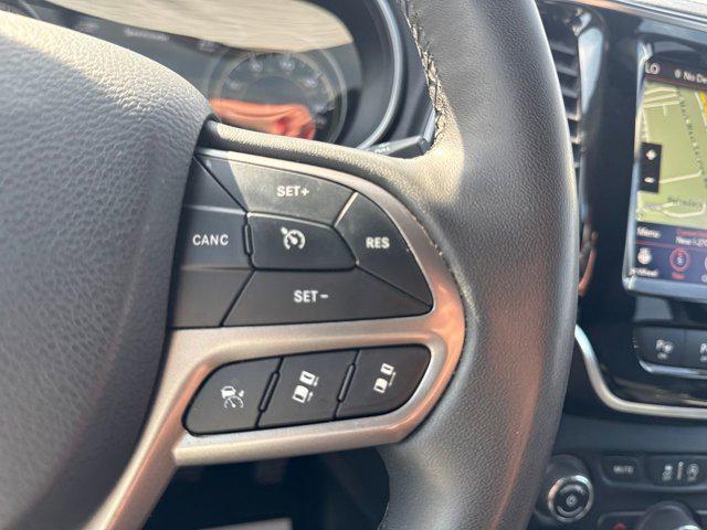 Photo of 2022 Diamond Black Crystal Pearlcoat Jeep Cherokee