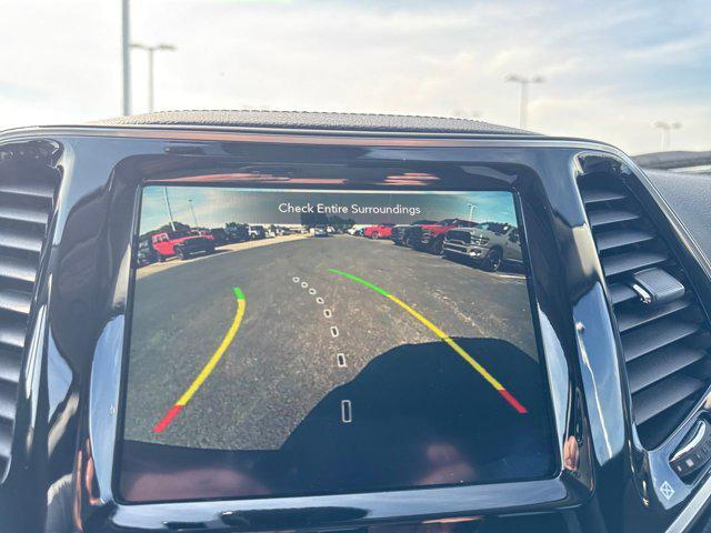 Photo of 2022 Diamond Black Crystal Pearlcoat Jeep Cherokee