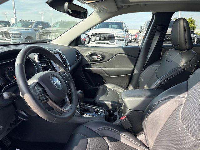Photo of 2022 Diamond Black Crystal Pearlcoat Jeep Cherokee