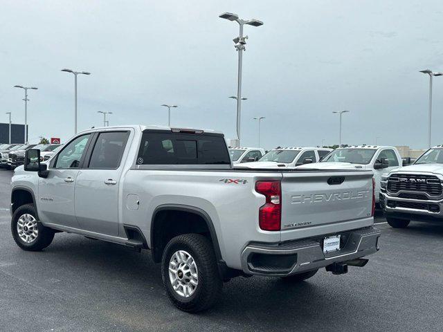 Photo of 2022 Silver Ice Metallic Chevrolet Silverado 2500