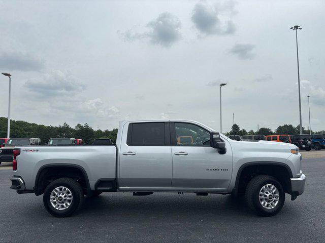 Photo of 2022 Silver Ice Metallic Chevrolet Silverado 2500