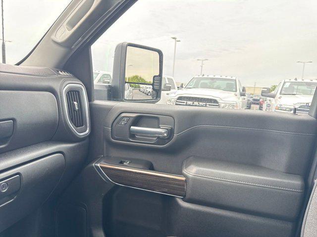 Photo of 2022 Silver Ice Metallic Chevrolet Silverado 2500
