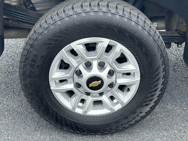 Photo of 2022 Silver Ice Metallic Chevrolet Silverado 2500